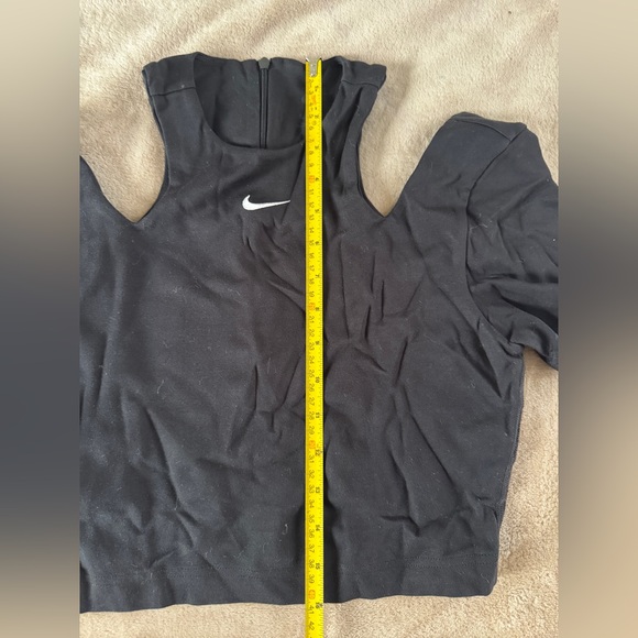 Nike Black Cutout Shoulder Crop Top | Size S - Picture 5 of 11